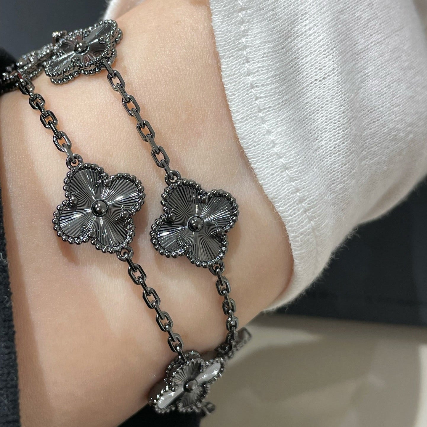 [Rose Jewellery]CLOVER 5 MOTIF BLACK BRACELET