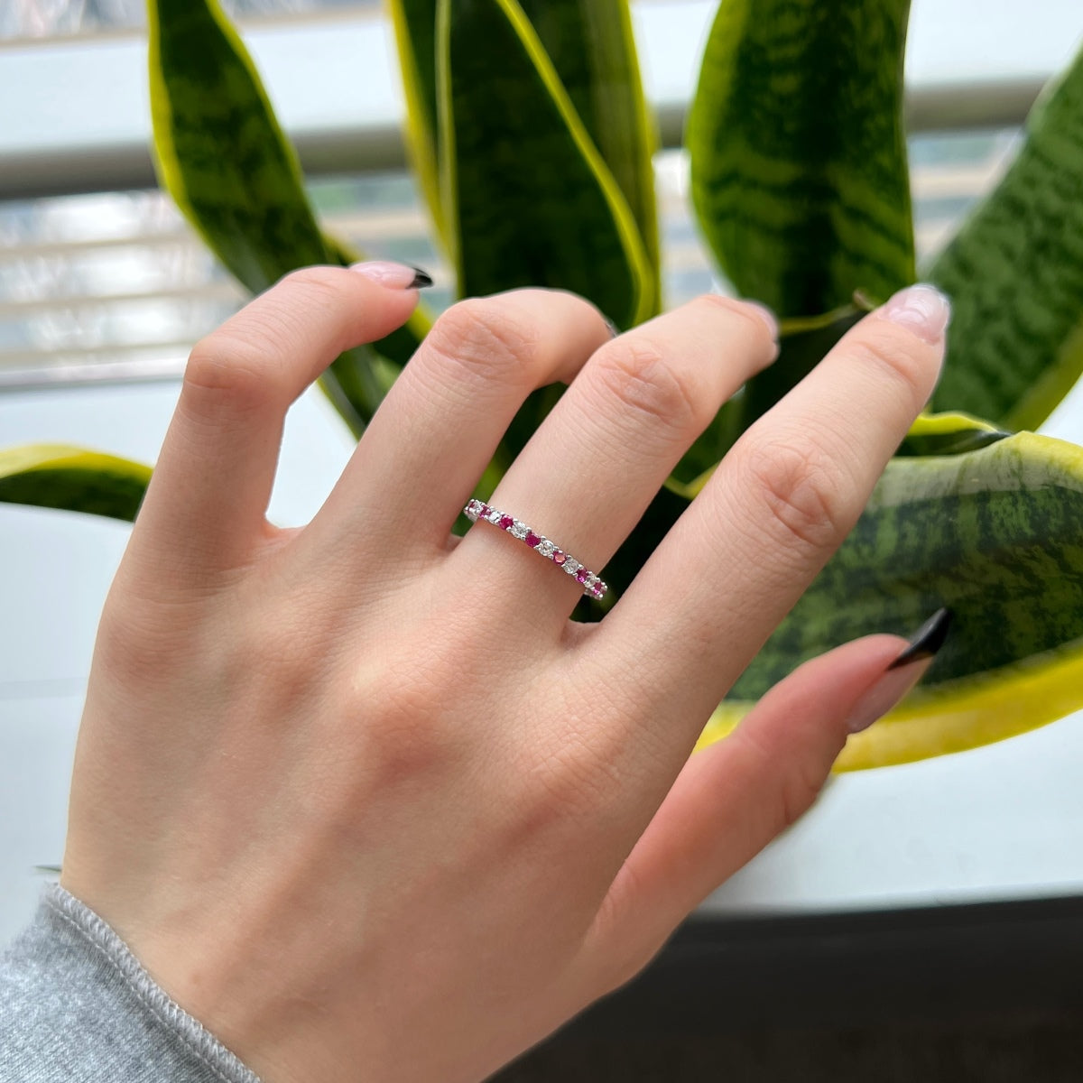 [Rose Jewellery]Exquisite Colorful Round Cut Tennis Ring