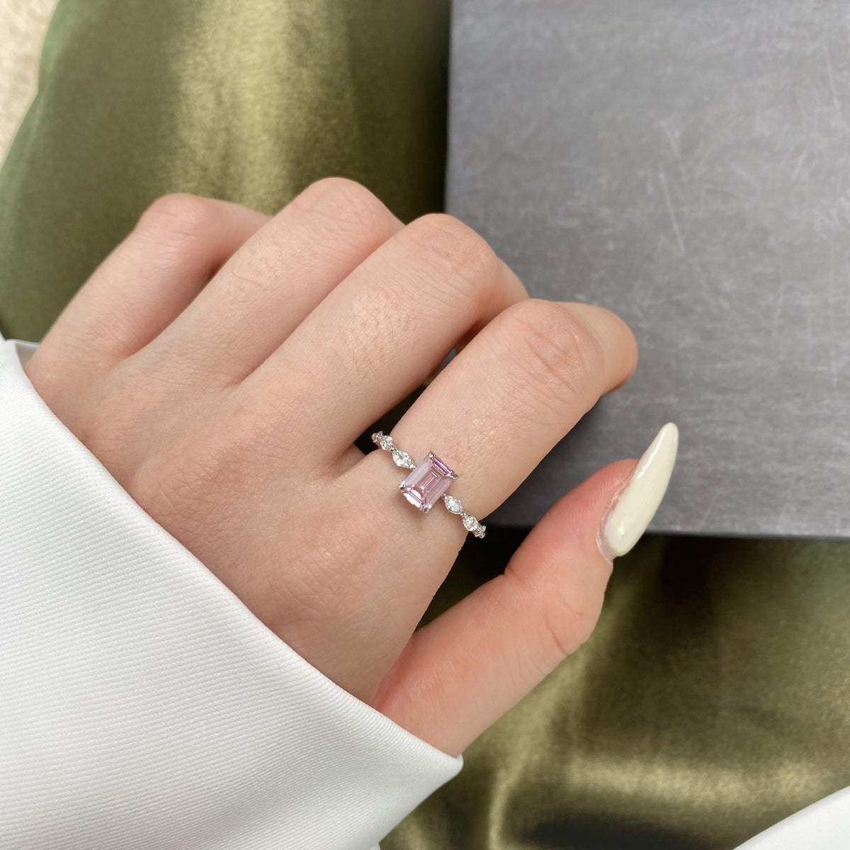 [Rose Jewellery]1.0 Carat Dainty Resplendent Radiant Cut Daily Ring