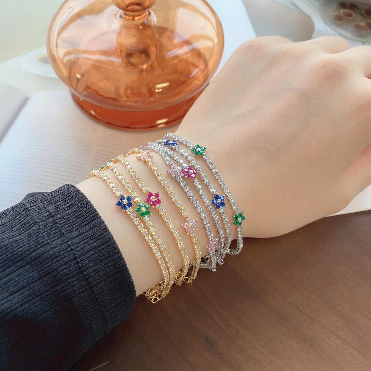 [Rose Jewellery]Sparkling Flower Shape Tennis Bracelet