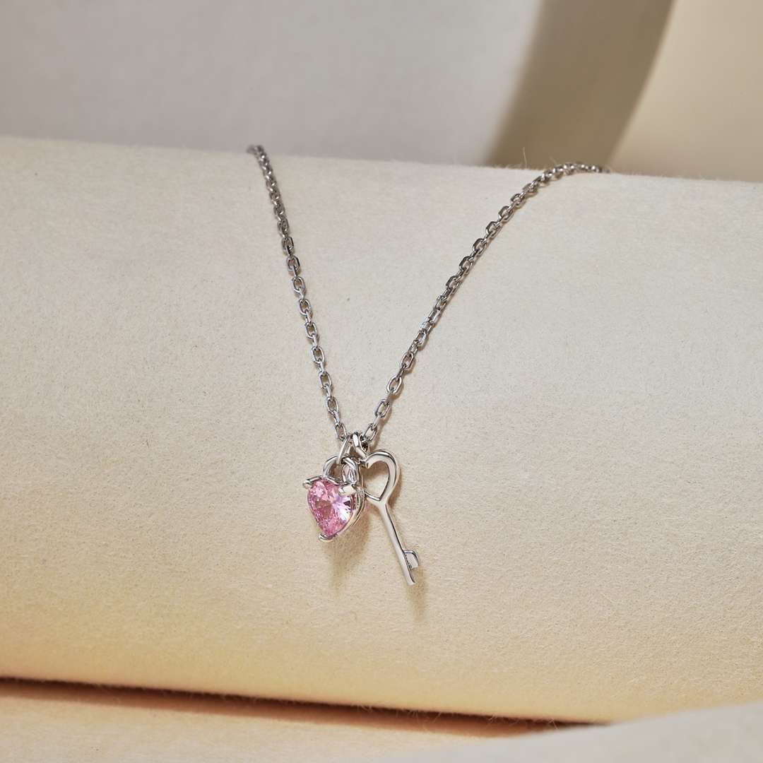 [Rose Jewellery]Unique Heart Shape Key Pendent Necklace