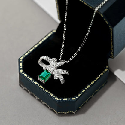 [Rose Jewellery]Luxurious Flower Shape Emerald Cut Necklace