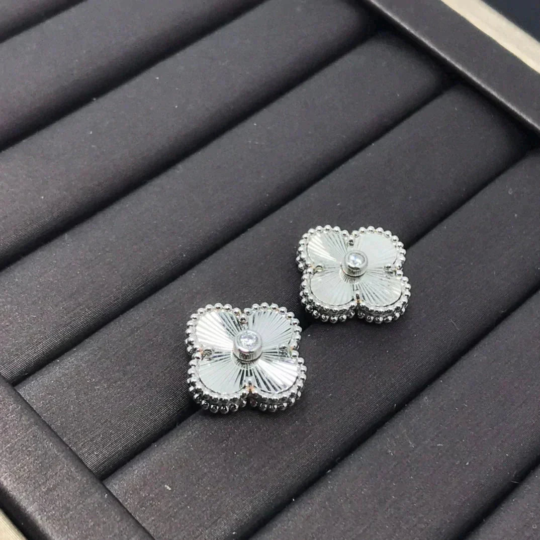 [Rose Jewellery]CLOVER MINI 9.5MM LASER EARRINGS