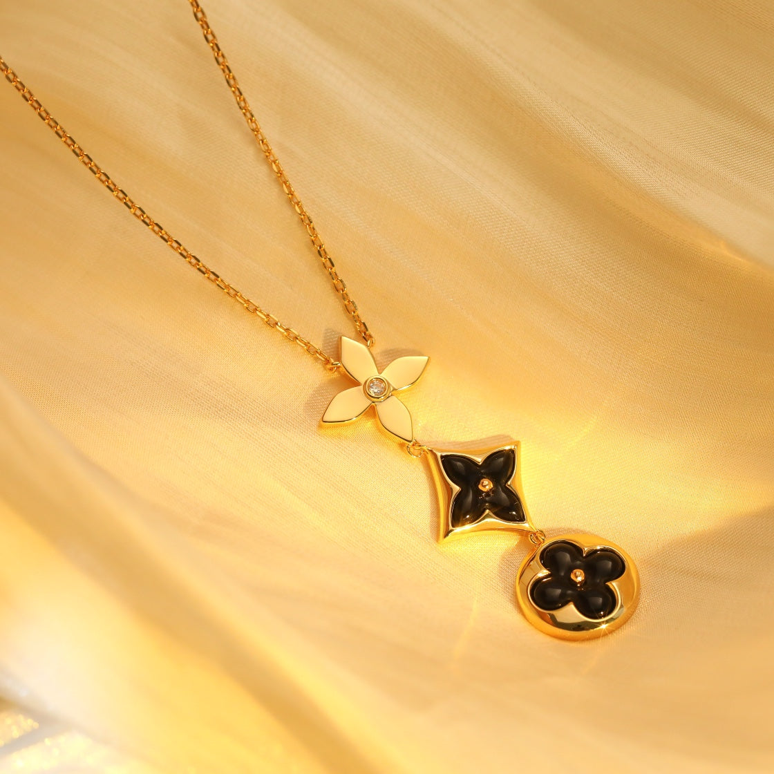 [Rose Jewellery]STAR AND SUN ONYX PINK GOLD NECKLACE