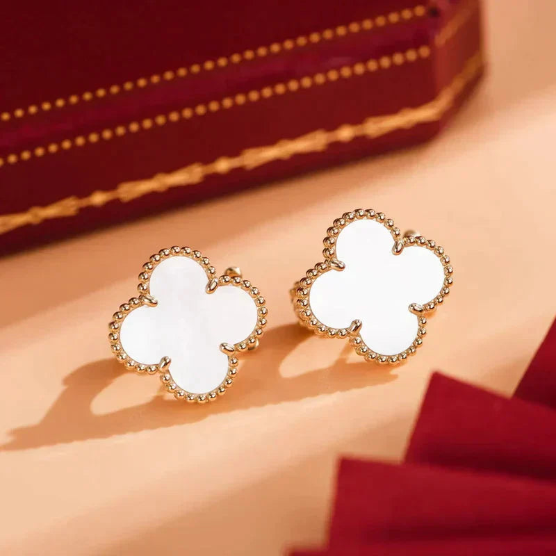 [Rose Jewellery]CLOVER MEDIUM 1 MOTIFS  WHITE MOP STUD EARRINGS