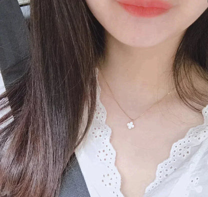 [Rose Jewellery]CLOVER MINI 9.5MM WHITE MOTHER-OF-PEARL NECKLACE