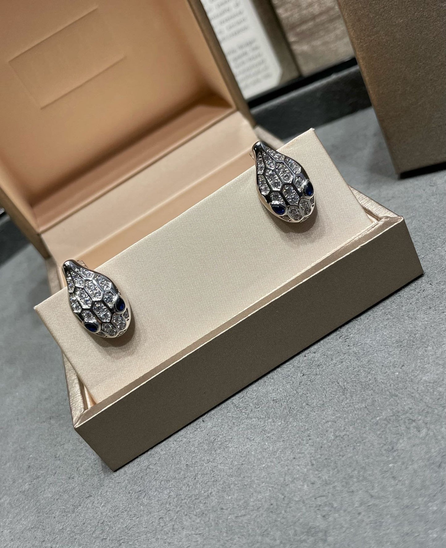 [Rose Jewellery]SERPENT DIAMOND STUD EARRINGS