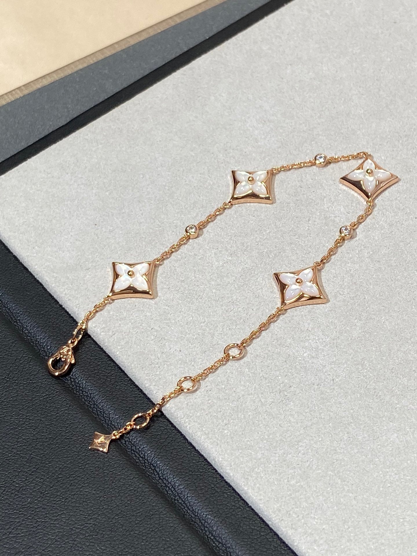 [Rose Jewellery]STAR 4 MOTIF MOP DIAMOND PINK GOLD BRACELET