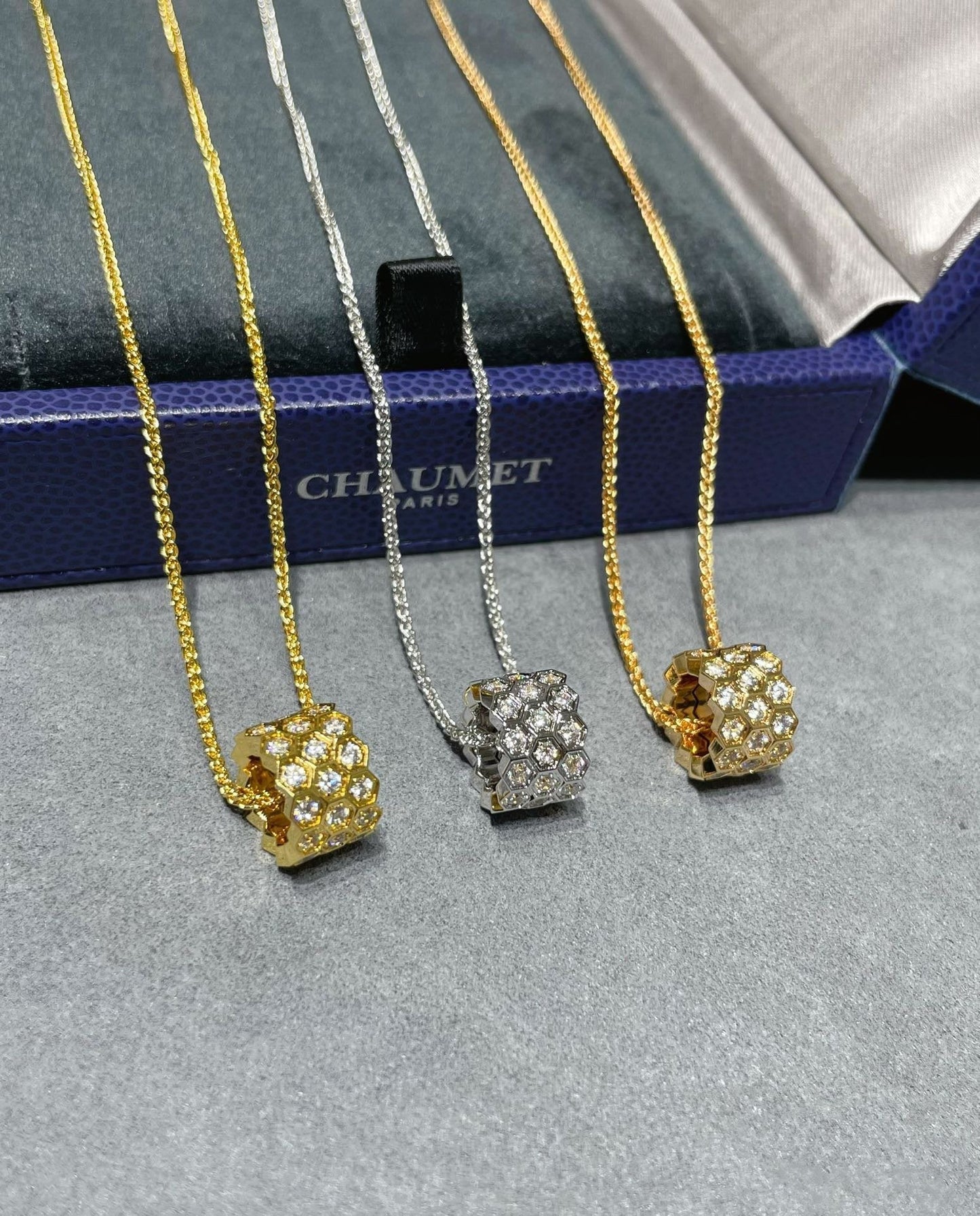 [Rose Jewellery]BEE LOVE DIAMOND PAVED 3 ROW NECKLACE