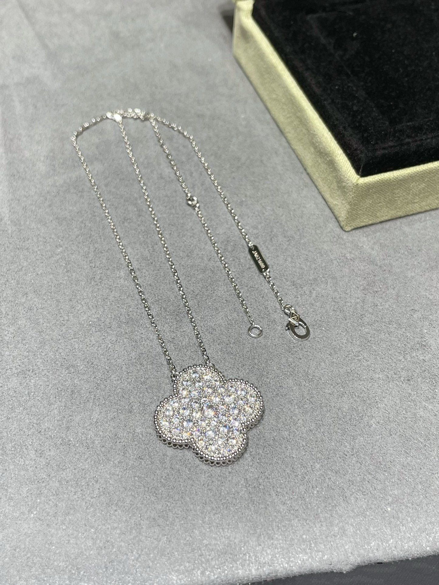 [Rose Jewellery]CLOVER 25MM LARGE PENDANT DIAMOND PAVED SILVER NECKLACE