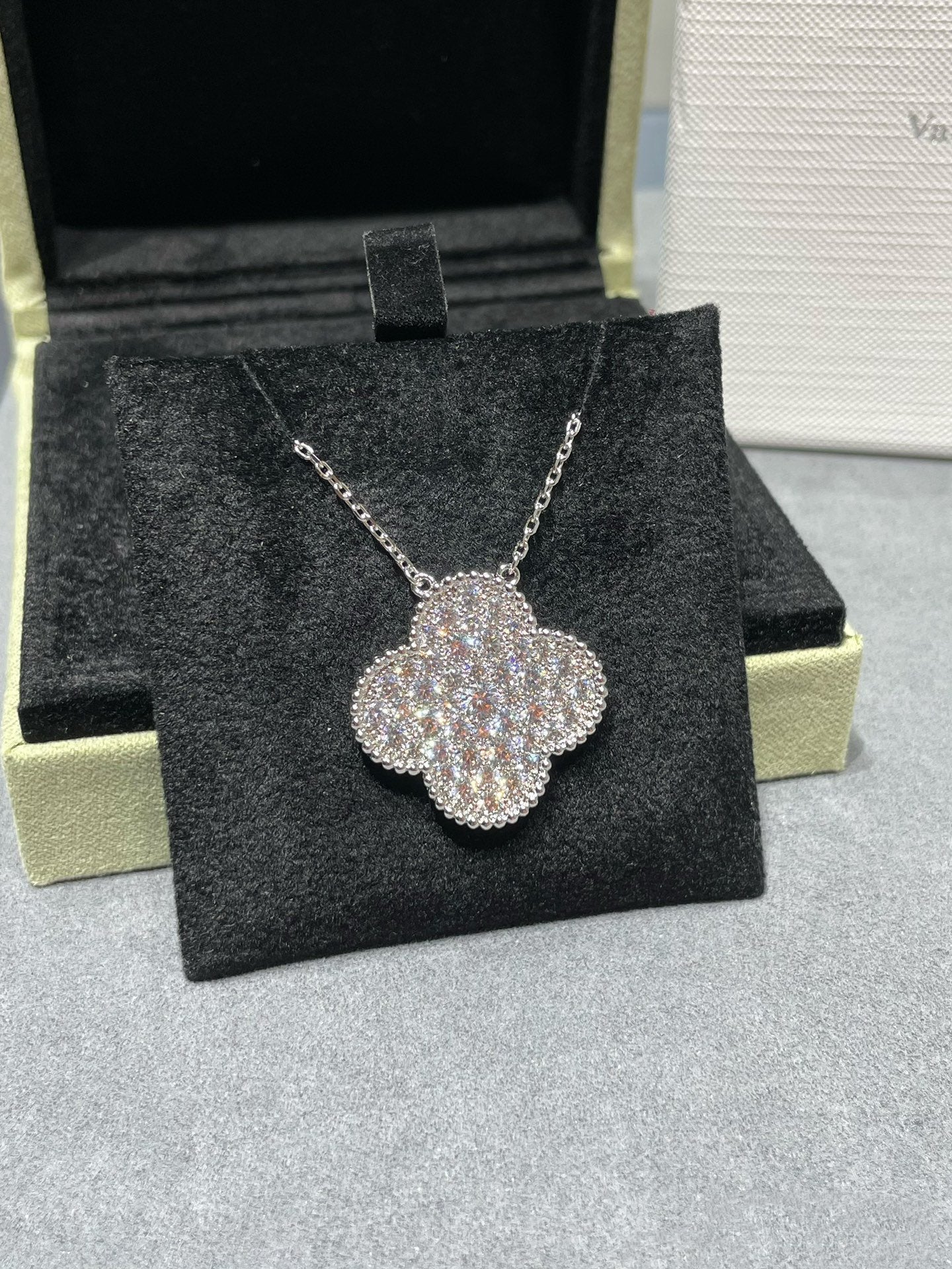 [Rose Jewellery]CLOVER 25MM LARGE PENDANT DIAMOND PAVED SILVER NECKLACE