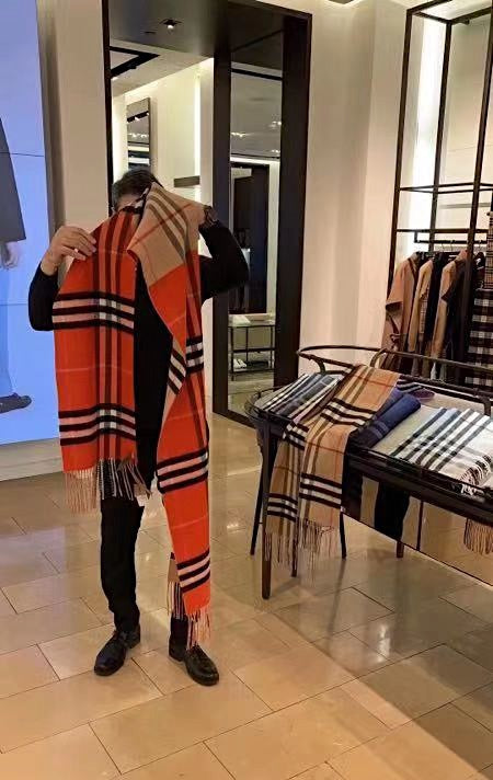 LONG SCARF 250 CM IN TIGER ORANGE AND BEIGE CASHMERE 410473