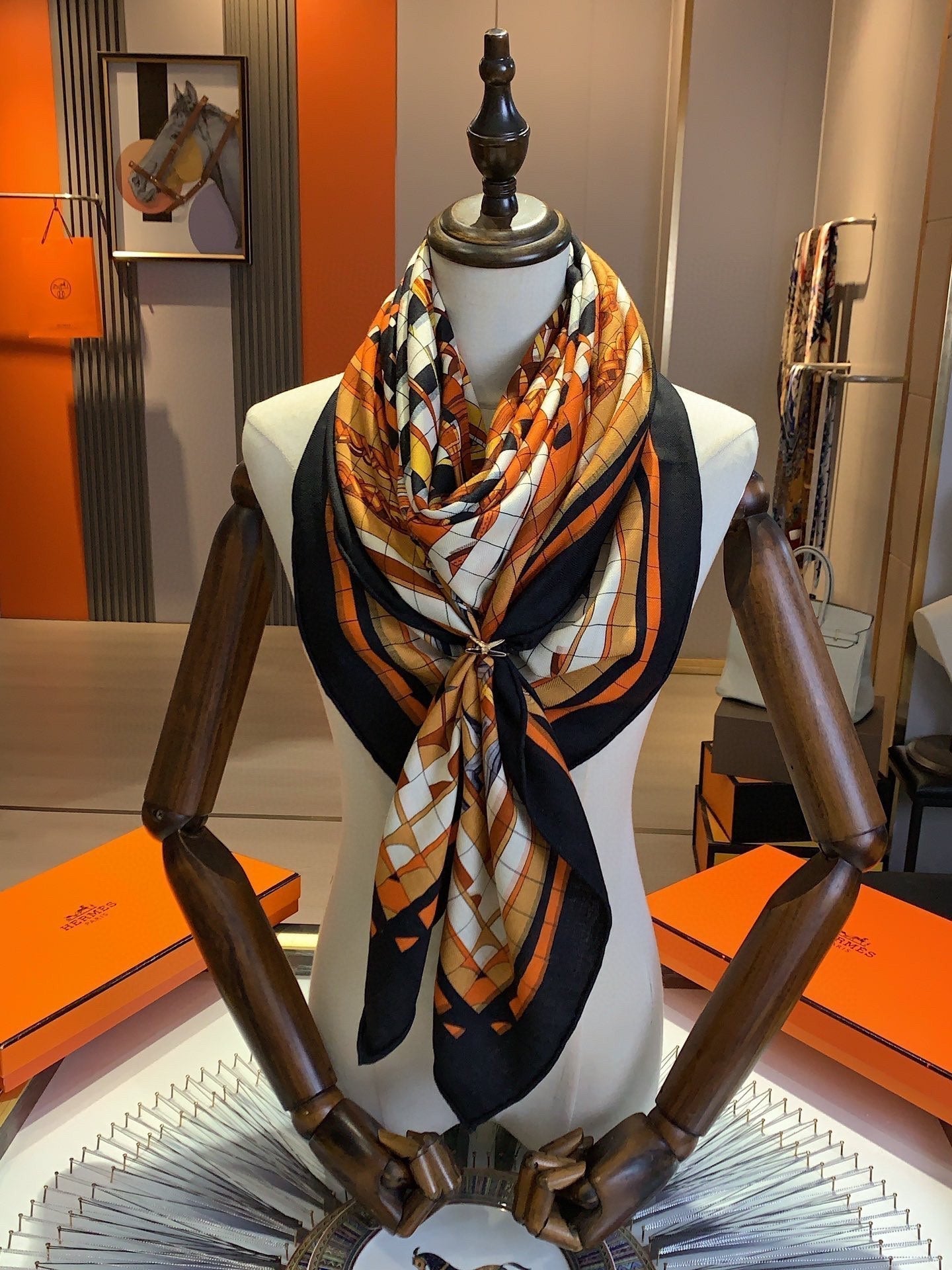 COACHING DEJA-VU SHAWL 135 CM IN COLORFUL CASHMERE AND SILK 379746