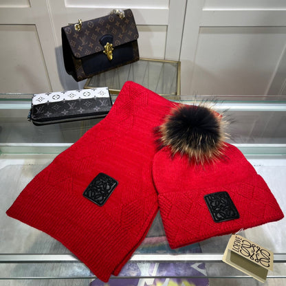 CLASSIC HAT & SCARF SET IN CHERRY RED CASHMERE 379251