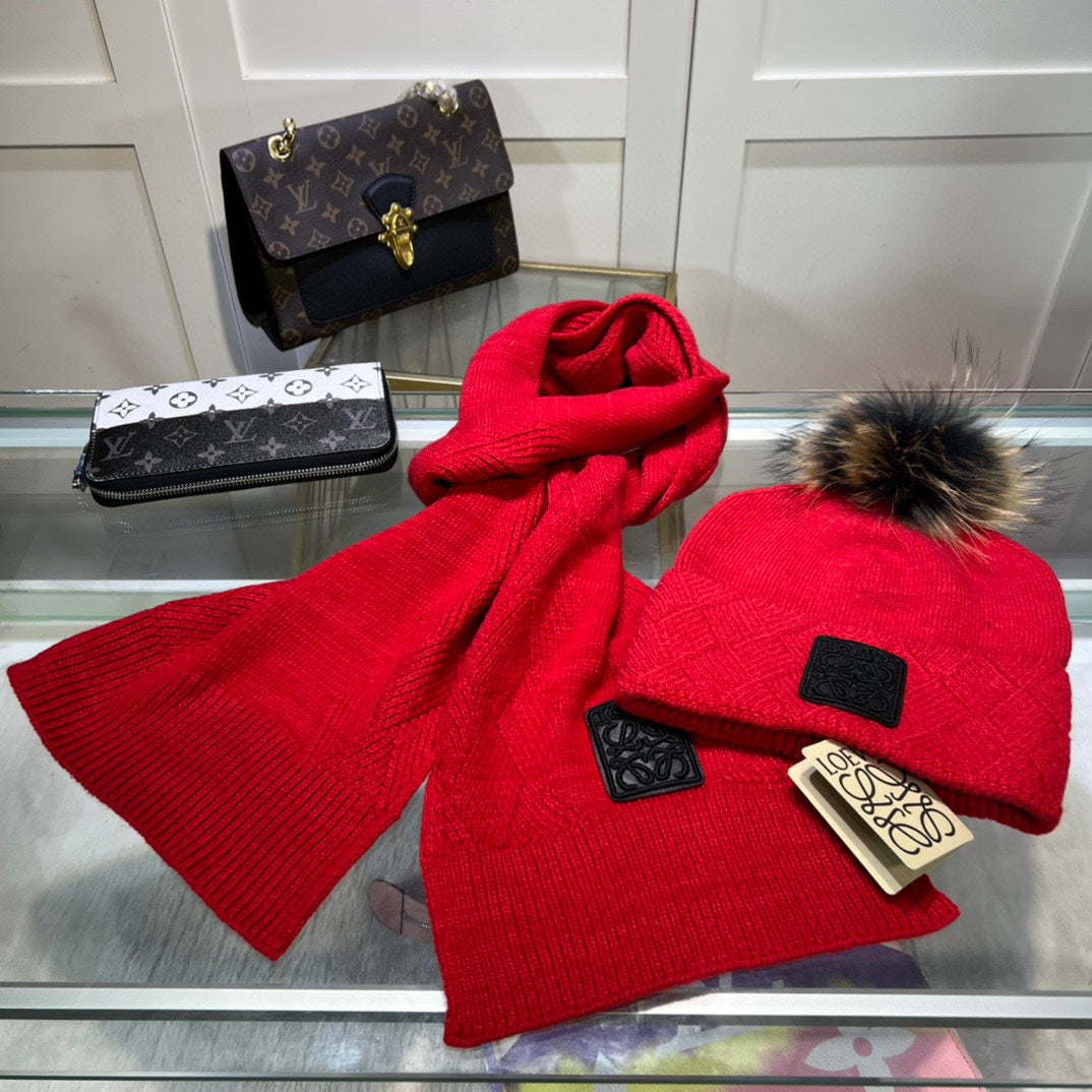 CLASSIC HAT & SCARF SET IN CHERRY RED CASHMERE 379251