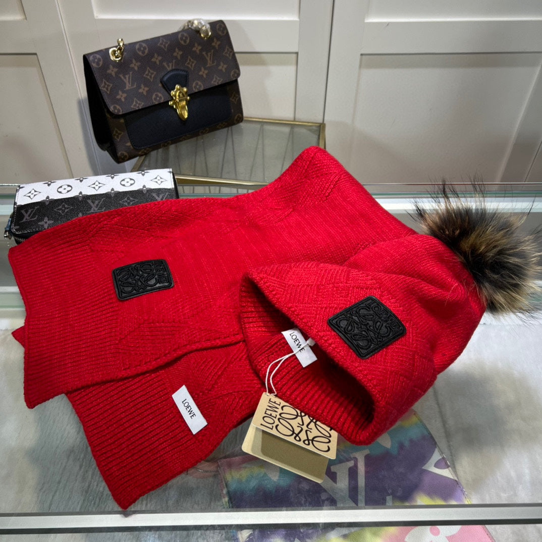 CLASSIC HAT & SCARF SET IN CHERRY RED CASHMERE 379251