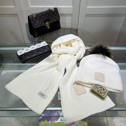 CLASSIC HAT & SCARF SET IN WHITE CASHMERE 379251