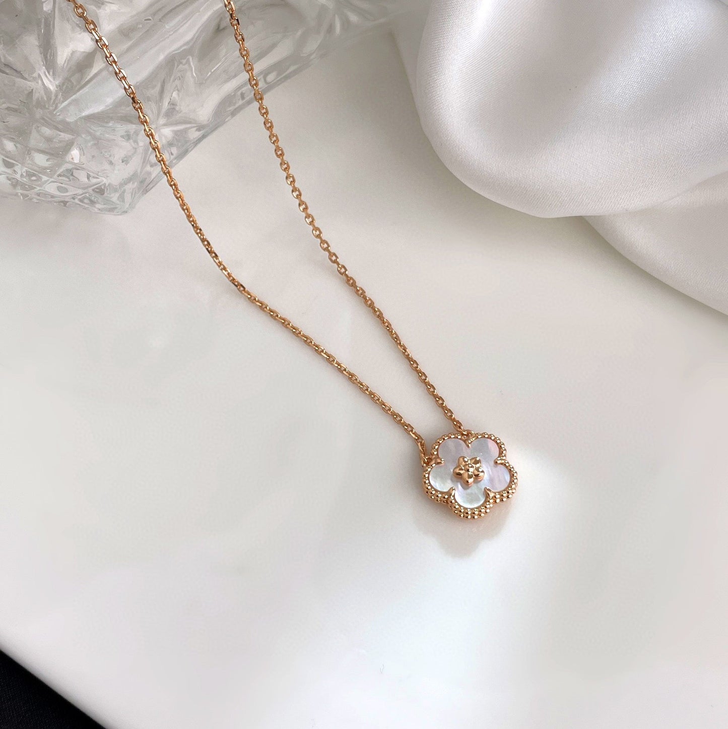 [Rose Jewellery]LUCKY  WHITE MOP  PLUM BLOSSOM NECKLACE