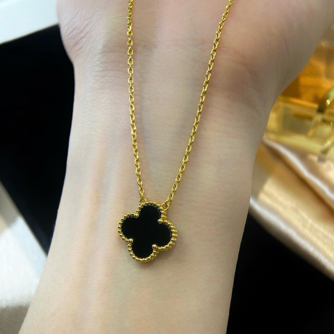 [Rose Jewellery]CLOVER 15MM BLACK ONYX SINGLE FLOWER NECKLACE