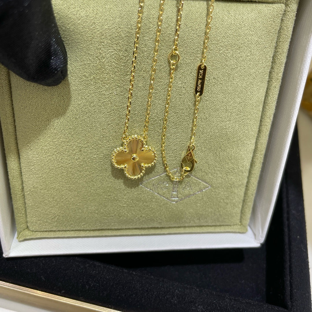 [Rose Jewellery]CLOVER 15MM LASER NECKLACE