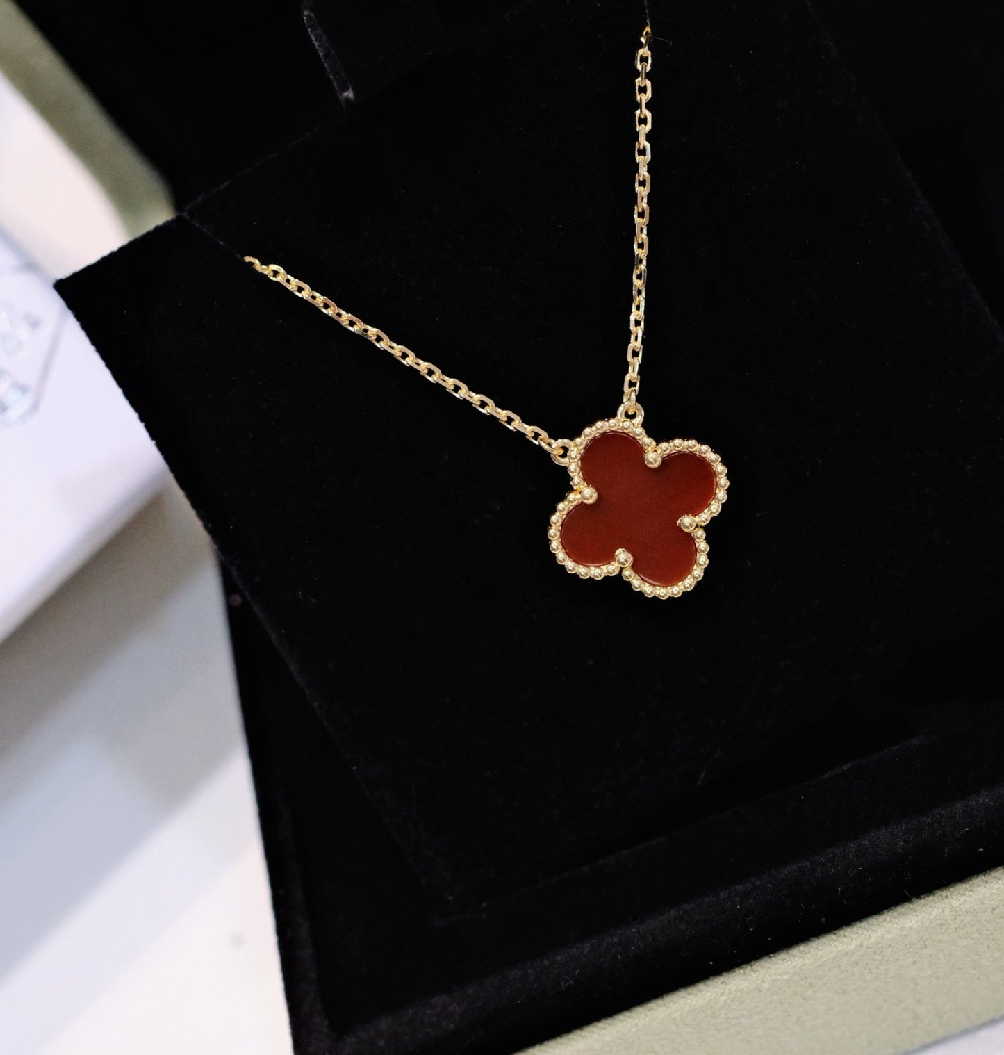 [Rose Jewellery]CLOVER 15MM CARNELIAN SINGLE FLOWER NECKLACE