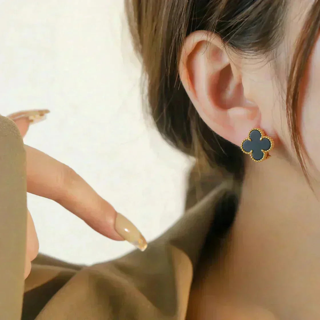 [Rose Jewellery]CLOVER MEDIUM 1 MOTIFS  ONYX STUD EARRINGS