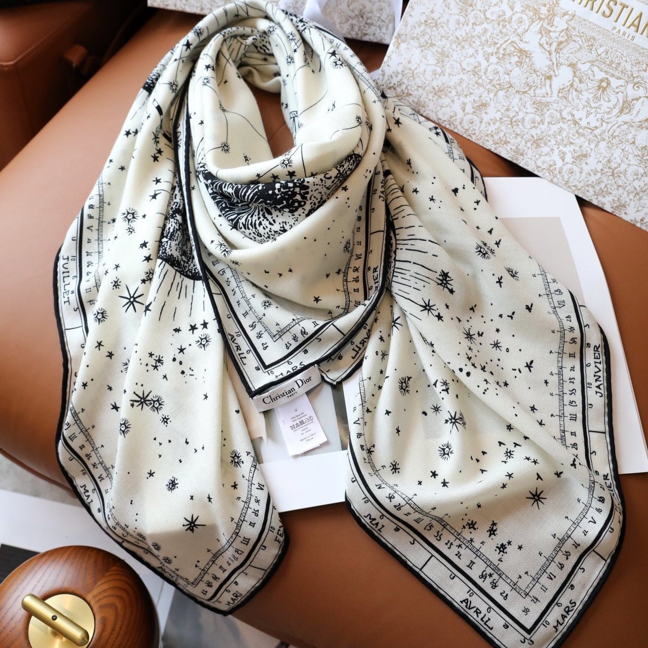 SQUARE SCARF 140 CM IN WHITE MIX BLACK MONOGRAM SILK 393135