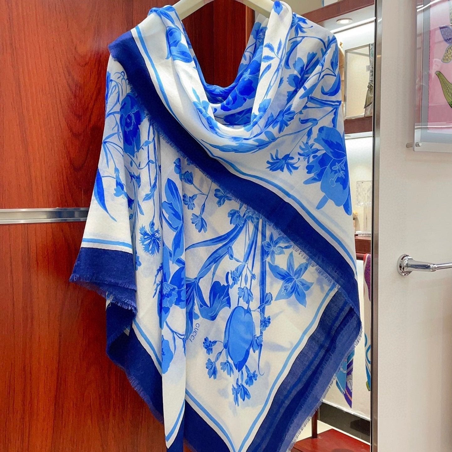 SQUARE SCARF 140 CM IN MAYA BLUE CASHMERE 398257