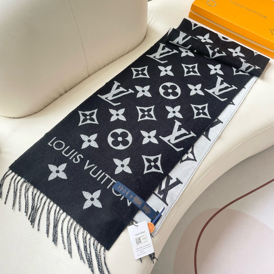 ESSENTIAL SCARF 186 CM IN BLACK WOOL 399773