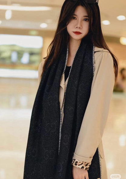 SCARF 195 CM IN BLACK AND WHITE CASHMERE 401402