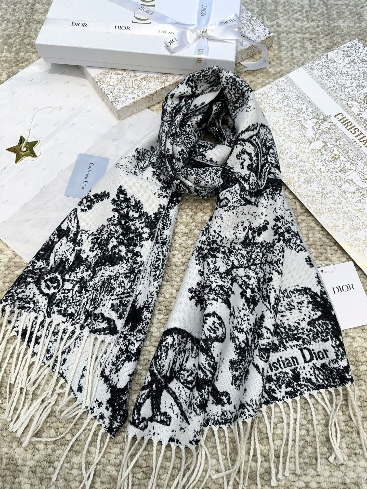 SCARF 220 CM IN BLACK MIX WHITE MONOGRAM CASHMERE AND WOOL 413658