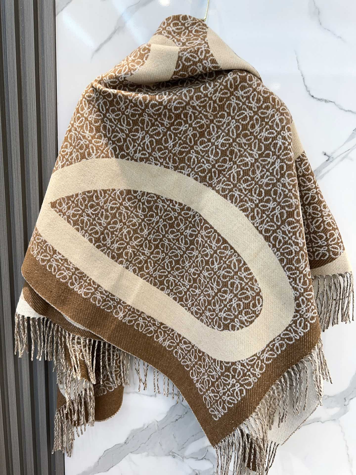 ANAGRAM WOOL JACQUARD BLANKET SHAWL 140 CM CAMEL BEIGE 413661