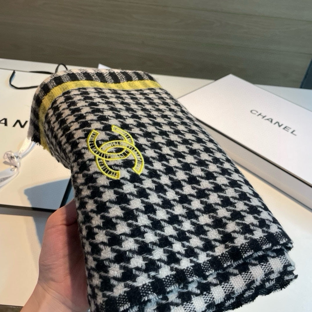 SCARF 190 CM IN BLACK CHECKERED PATTERN CASHMERE 387912