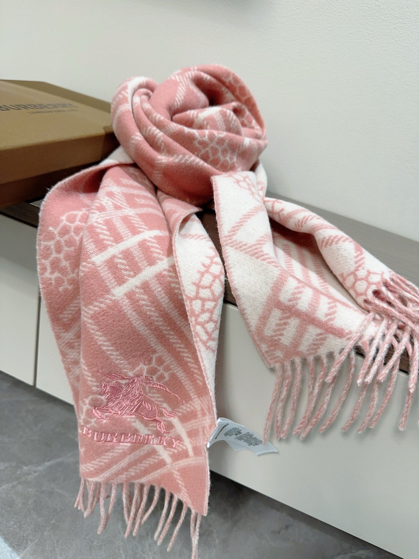 CLASSIC CHECK SCARF 168 CM IN ROSE PINK CASHMERE 396321