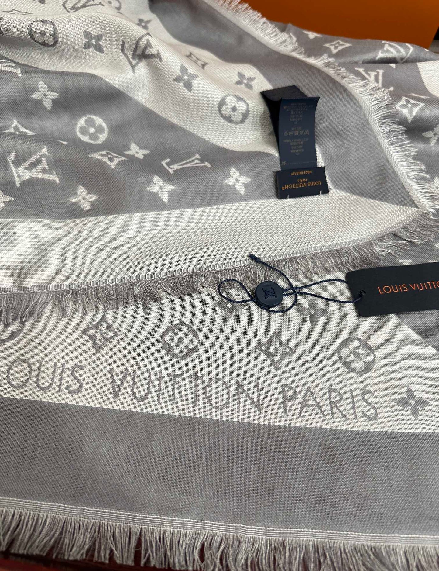 MONOGRAM 140 CM SQUARE SCARF IN STEEL GRAY MIX WHITE CASHMERE 391109