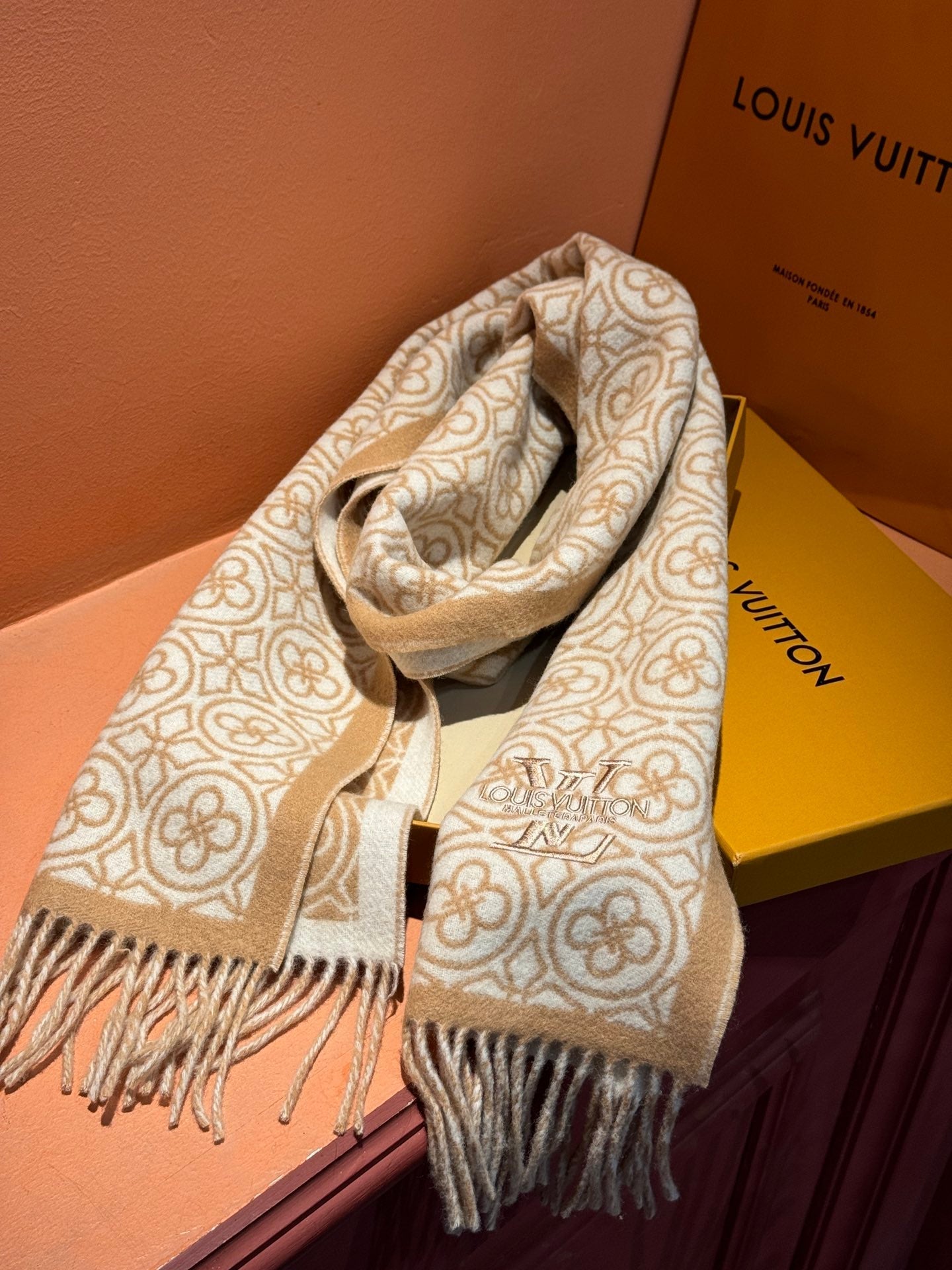 FLOWER MONOGRAM SCARF 180 CM IN TORTILLA BROWN MIX WHITE CASHMERE 388304