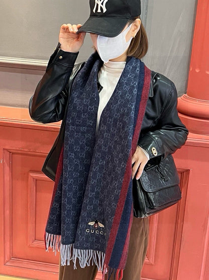 SCARF 180 CM IN NAVY BLUE CASHMERE WITH BEE PATTERN 396476