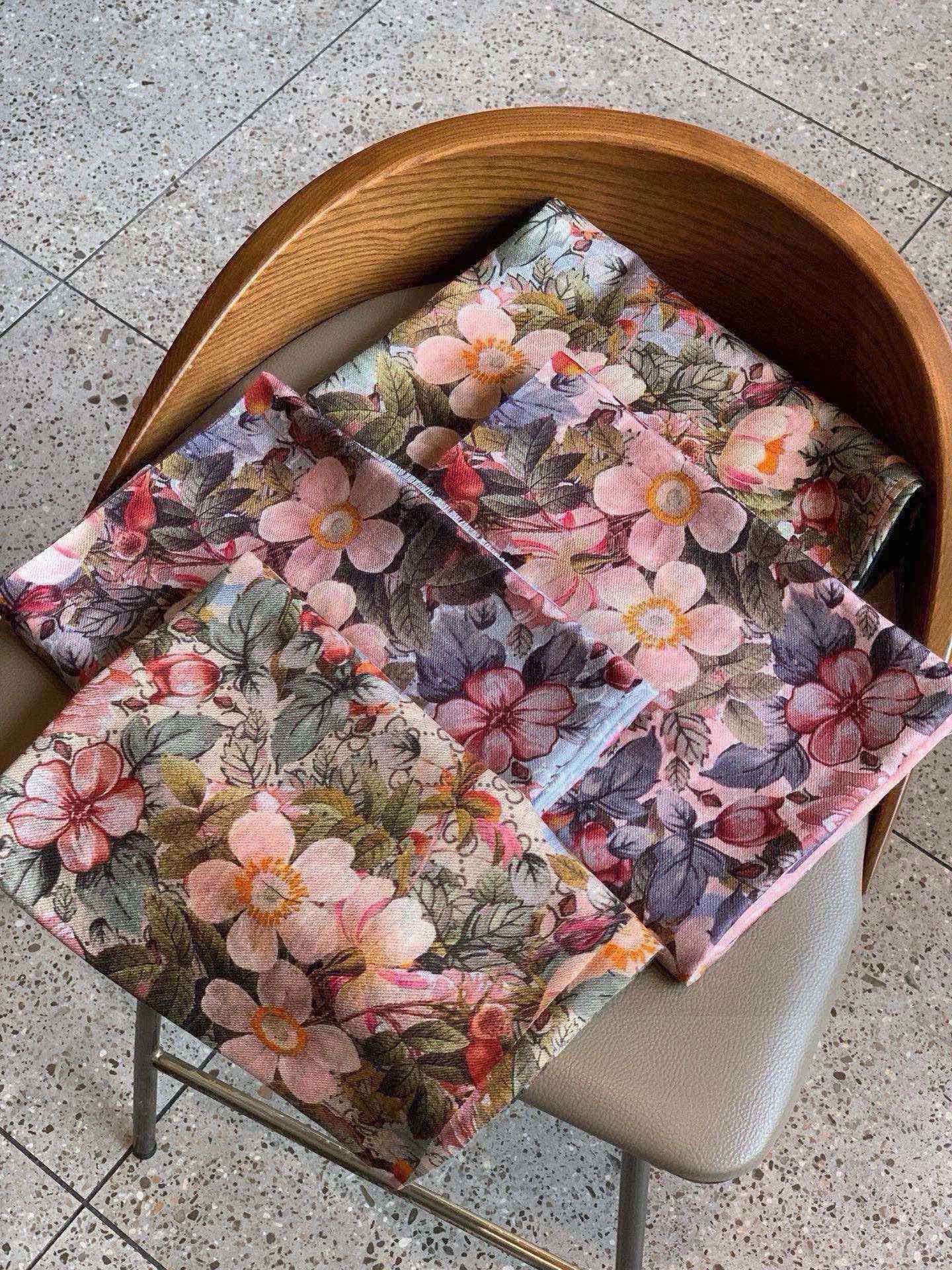 SCARF 200 CM IN BLUSH PINK CASHMERE WITH COLORFUL FLOWER 405253