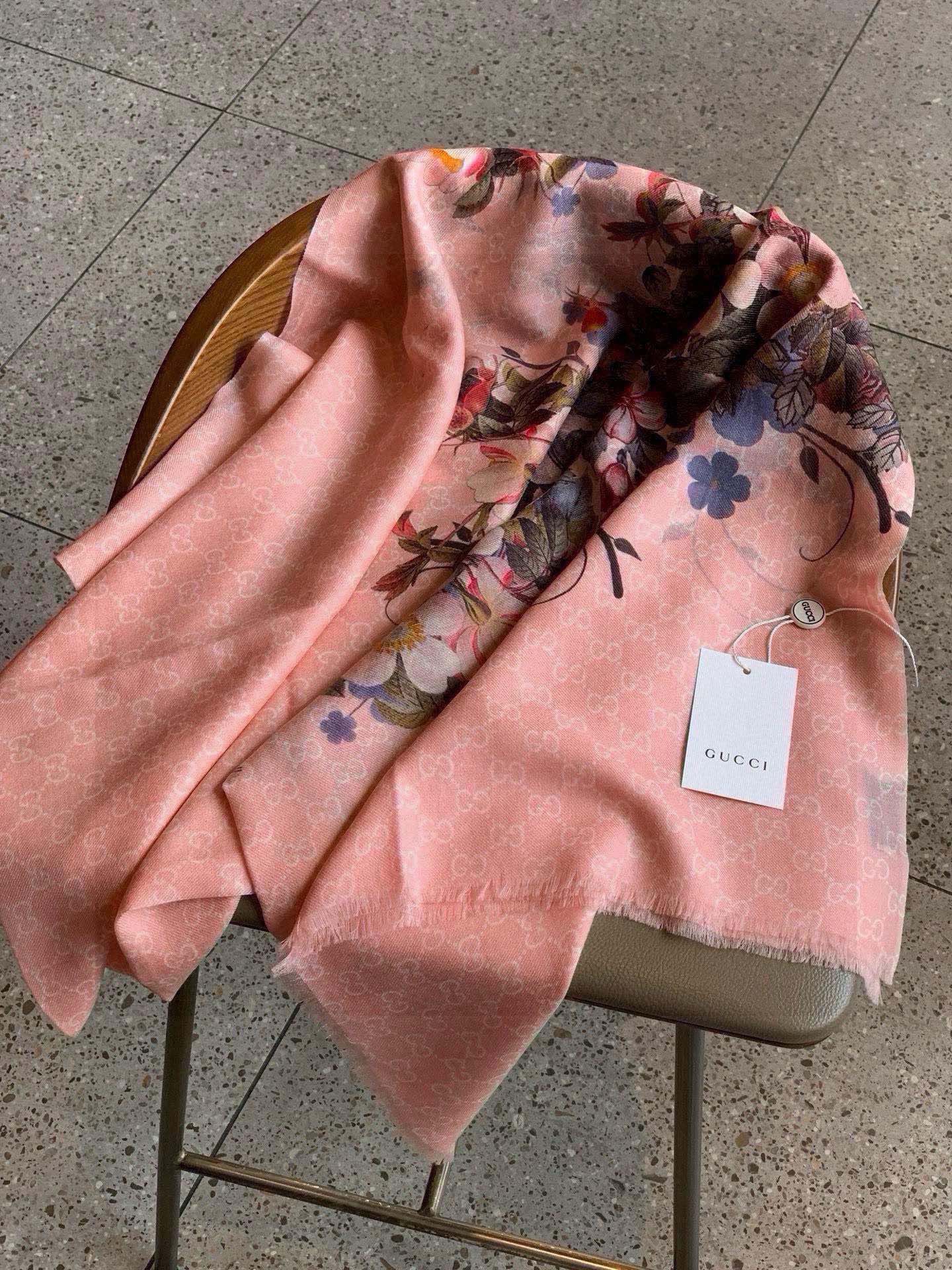 SCARF 200 CM IN BLUSH PINK CASHMERE WITH COLORFUL FLOWER 405253