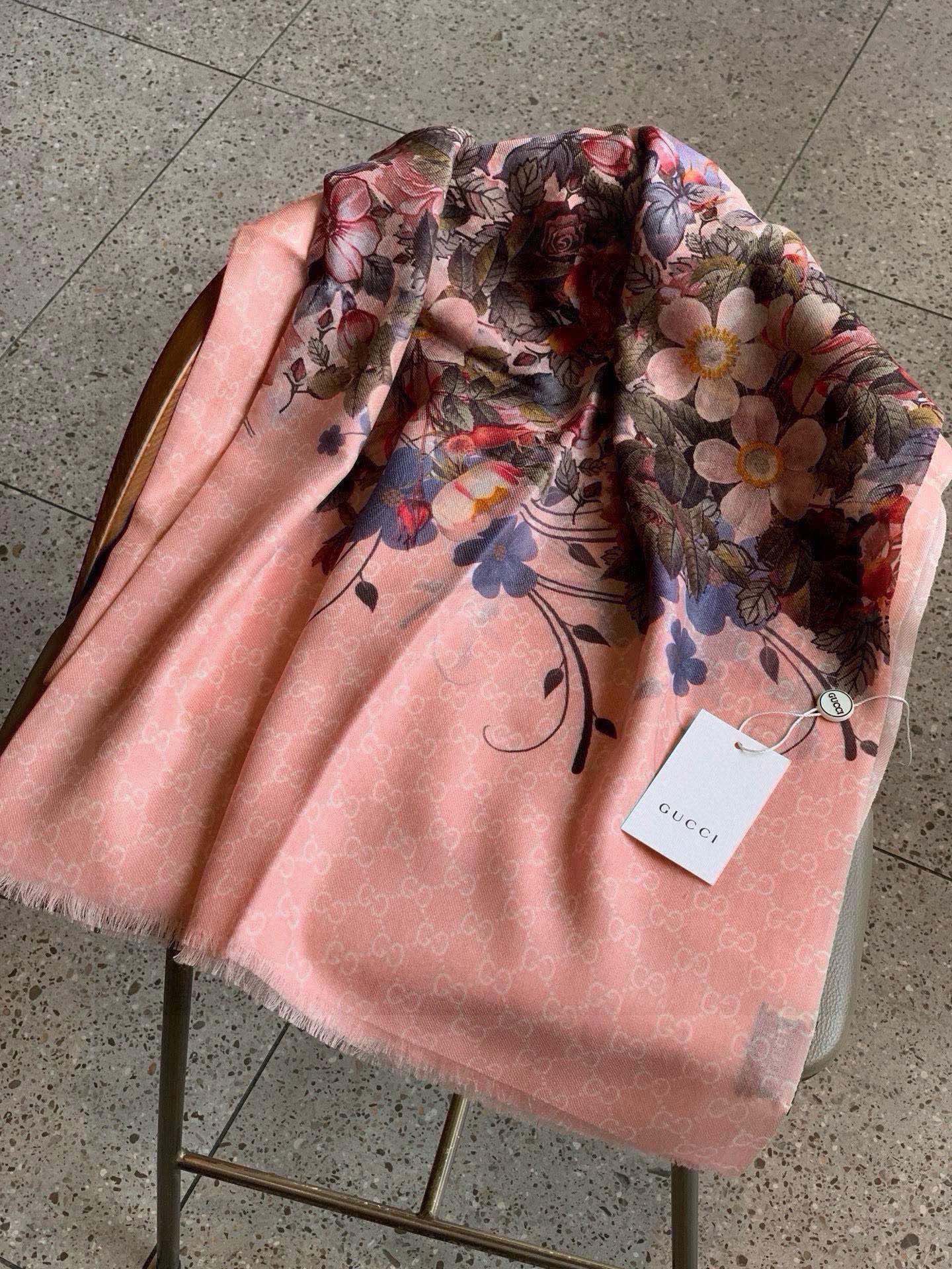 SCARF 200 CM IN BLUSH PINK CASHMERE WITH COLORFUL FLOWER 405253