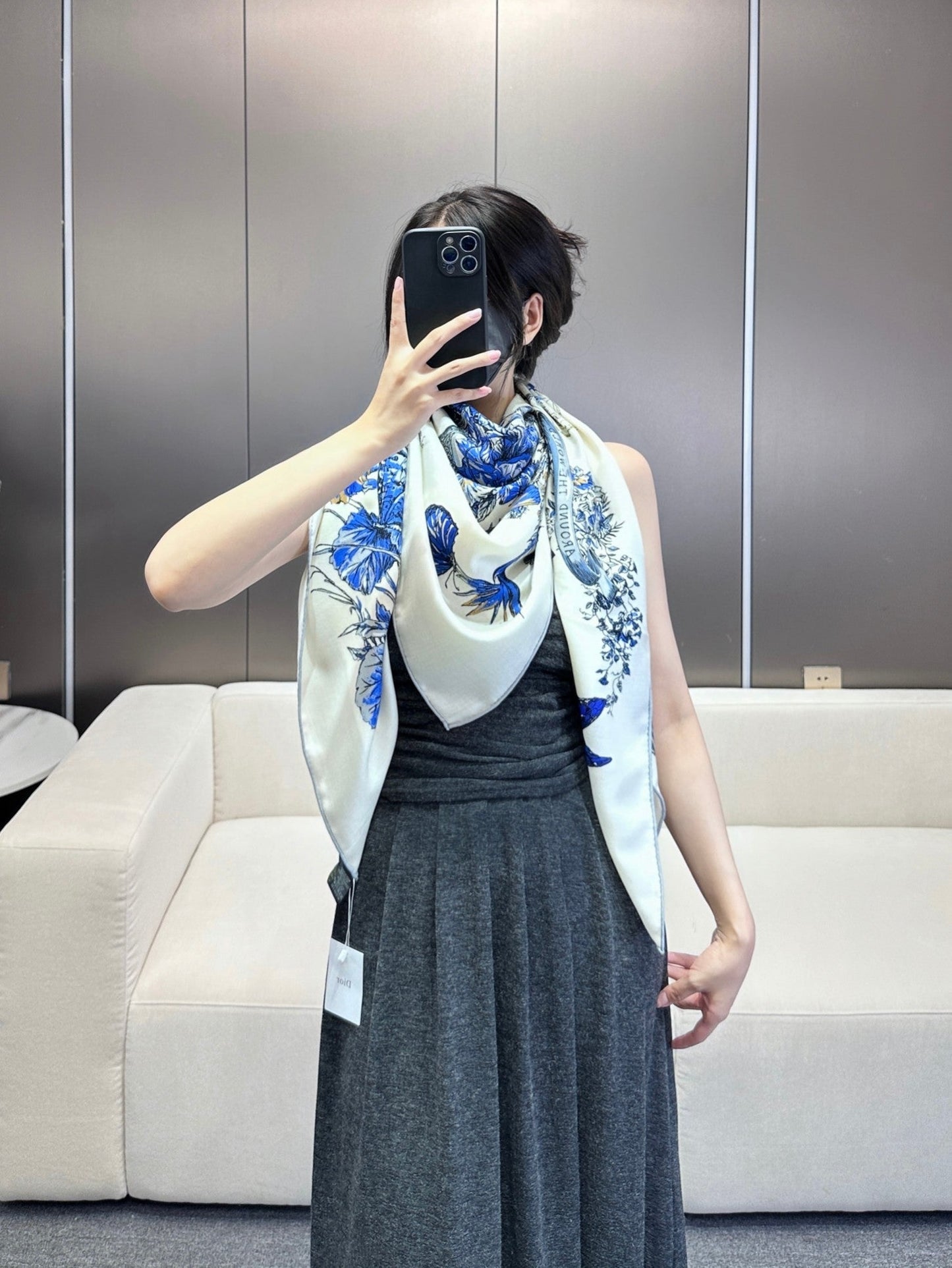 SQUARE SCARF 140 CM IN WHITE MIX COBALT BLUE CASHMERE AND SILK 390940