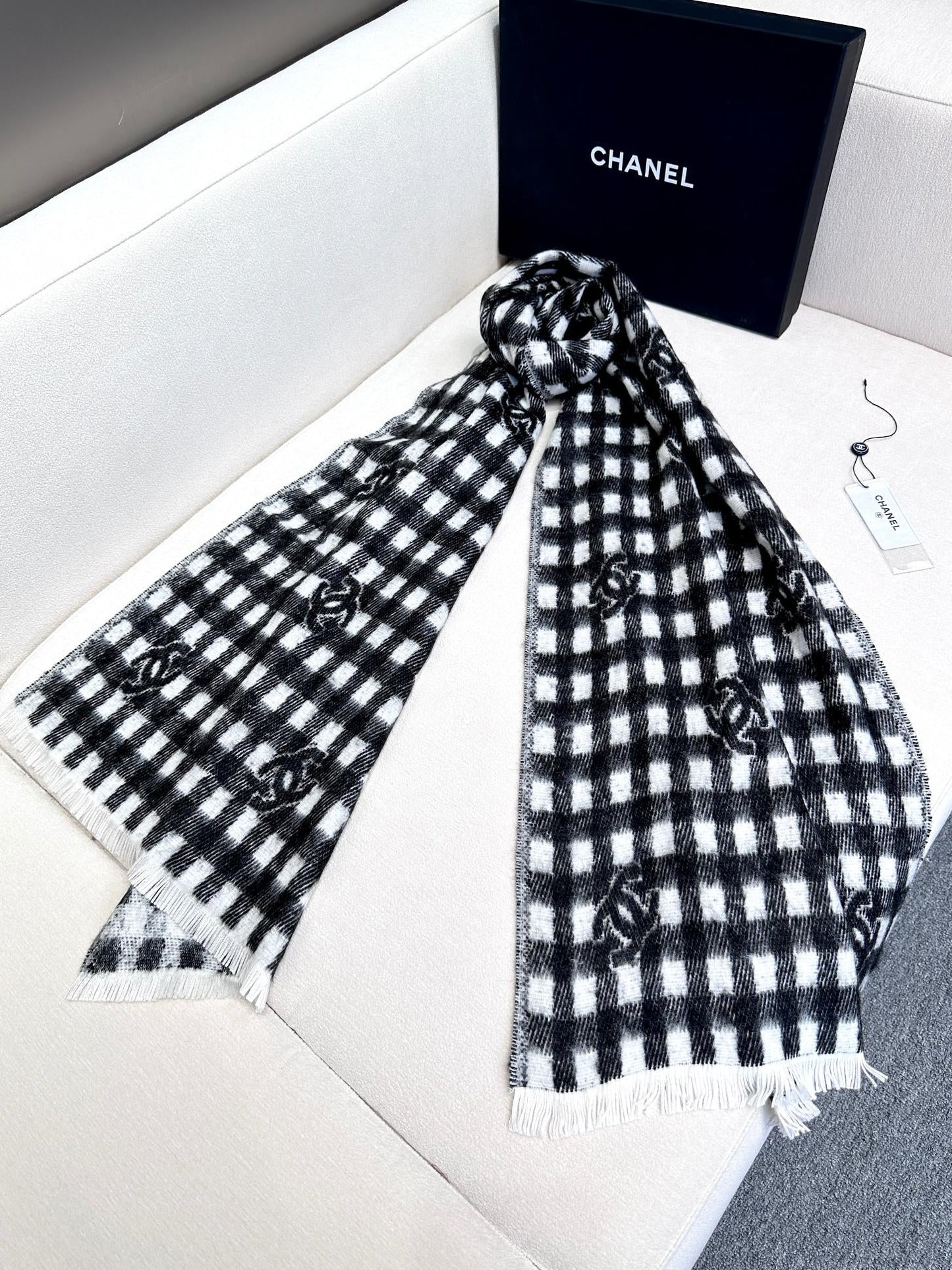 SCARF 190 CM IN BLACK MIX WHITE CARO CASHMERE AND WOOL 390944