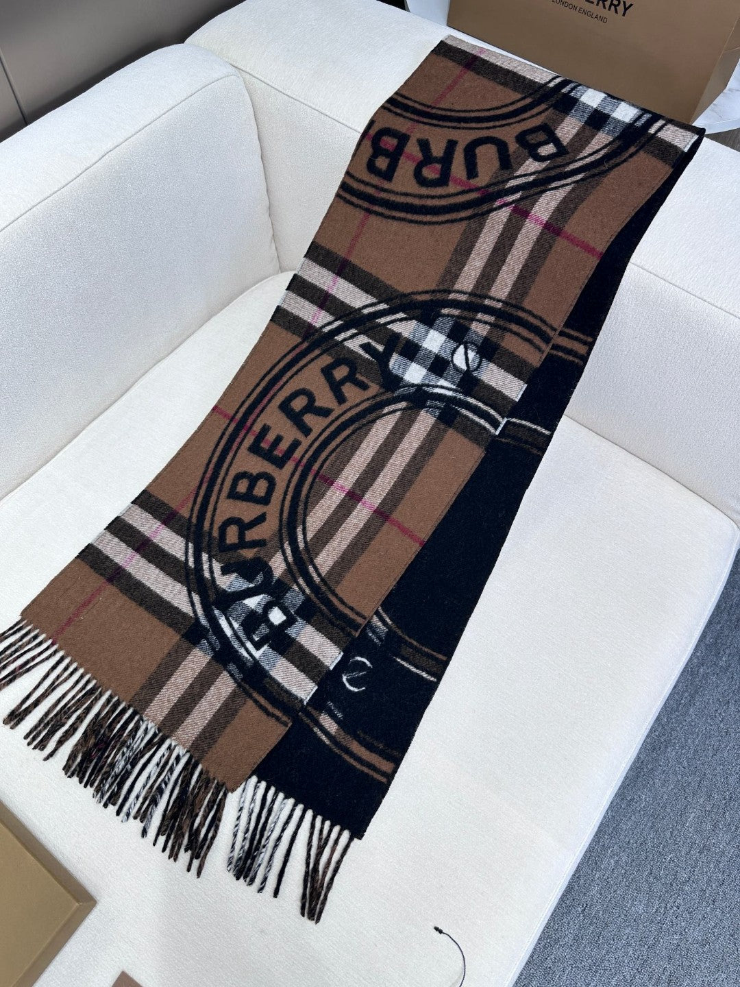 SCARF 180 CM IN BLACK AND RUSSET BROWN CASHMERE 407241