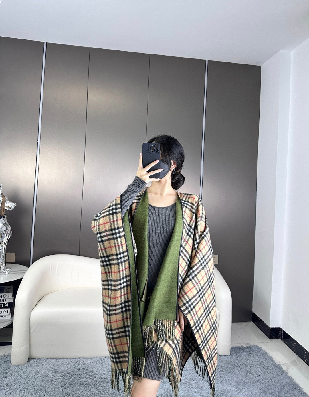 CHECK CAPE IN JADE GREEN WOOL 410153