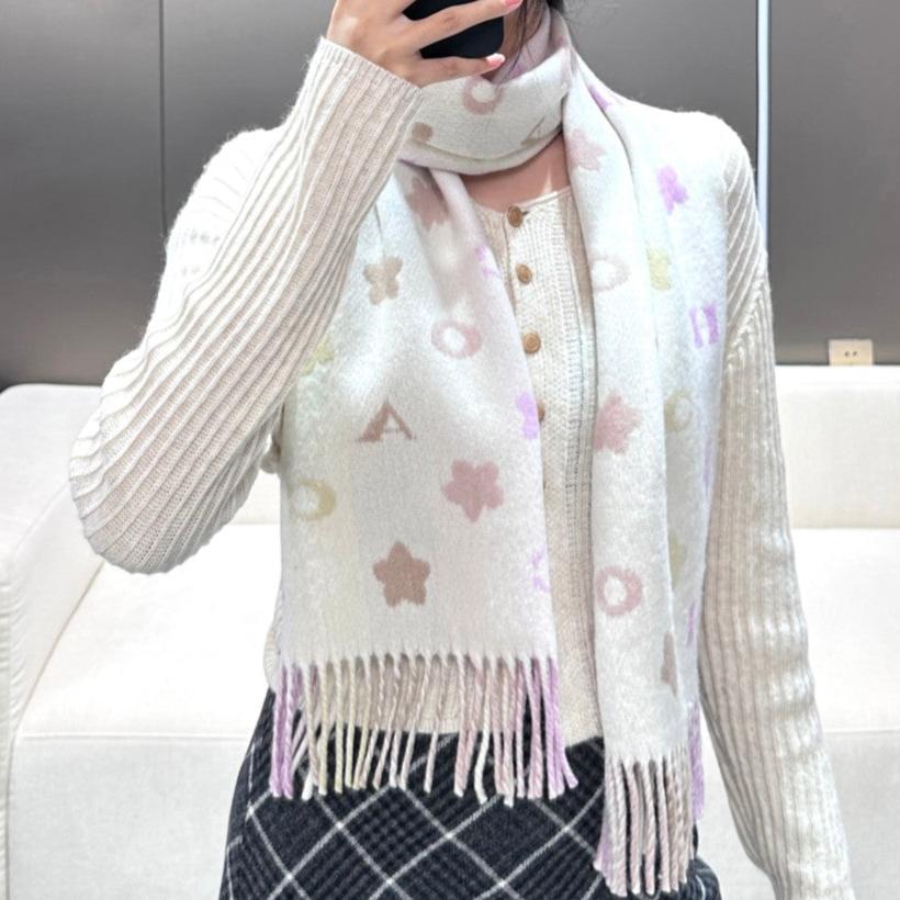 STARS AND STRIPES PRINT SCARF 183 CM IN WHITE AND COLORFUL COTTON WOOL 410185