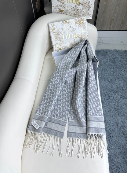 SCARF IN PALE GRAY MONOGRAM CASHMERE 413720