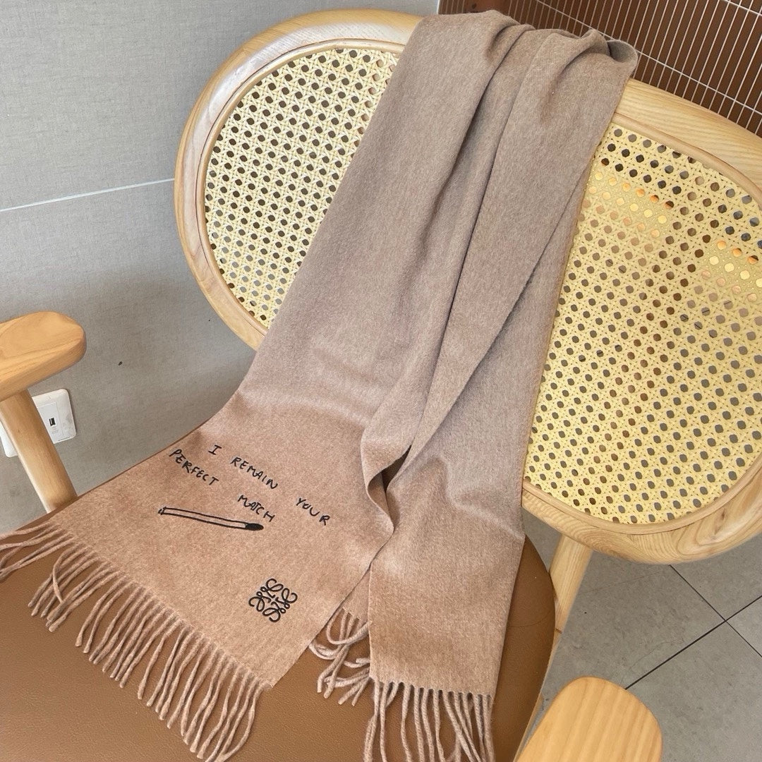 SCARF 180 CM IN CAMEL BEIGE LAMBSWOOL WITH BLACK LETTER 394446