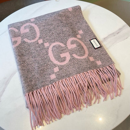 GG JACQUARD PATTERN KNIT SCARF 195 CM WITH TASSELS HARBOR GRAY MIX LIGHT PINK 403748