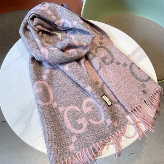 GG JACQUARD PATTERN KNIT SCARF 195 CM WITH TASSELS HARBOR GRAY MIX LIGHT PINK 403748