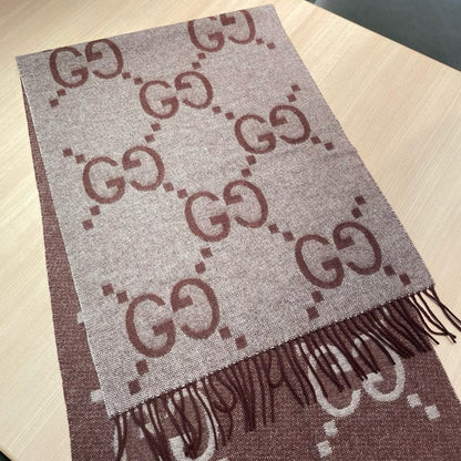 GG JACQUARD PATTERN KNIT SCARF 195 CM WITH TASSELS UMBER BROWN 403751